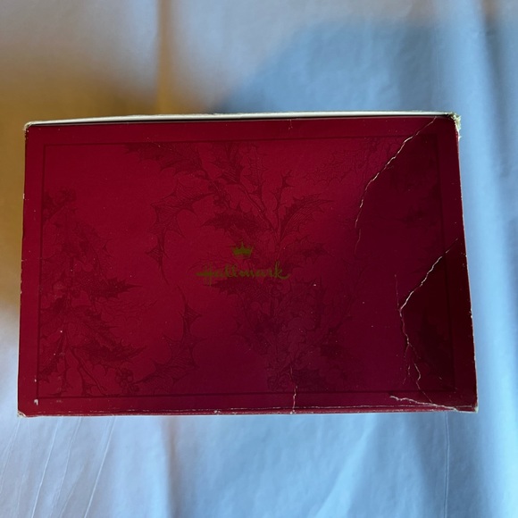 Sarah Plain and tall hallmark ornament general store - Picture 5 of 9